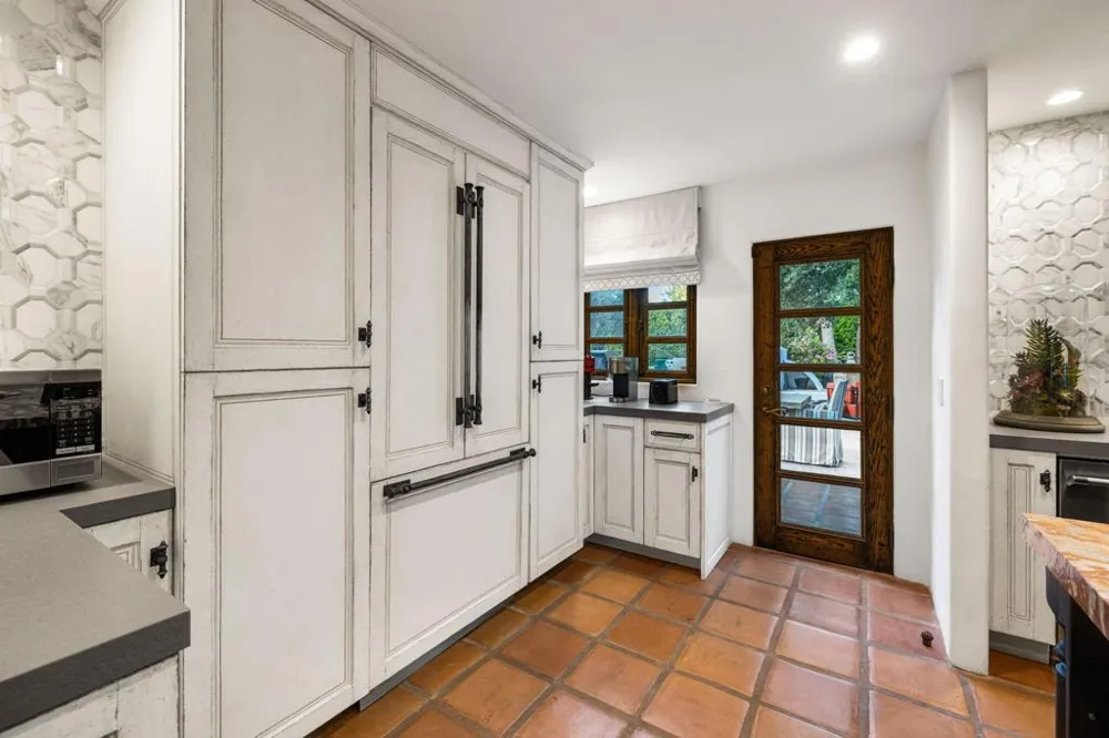 535 Belardo Road Palm Springs, CA 92262