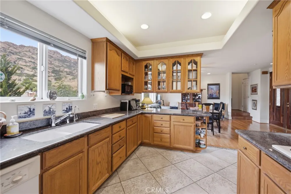 150 SUMMIT DRIVE West Hills, CA 91304