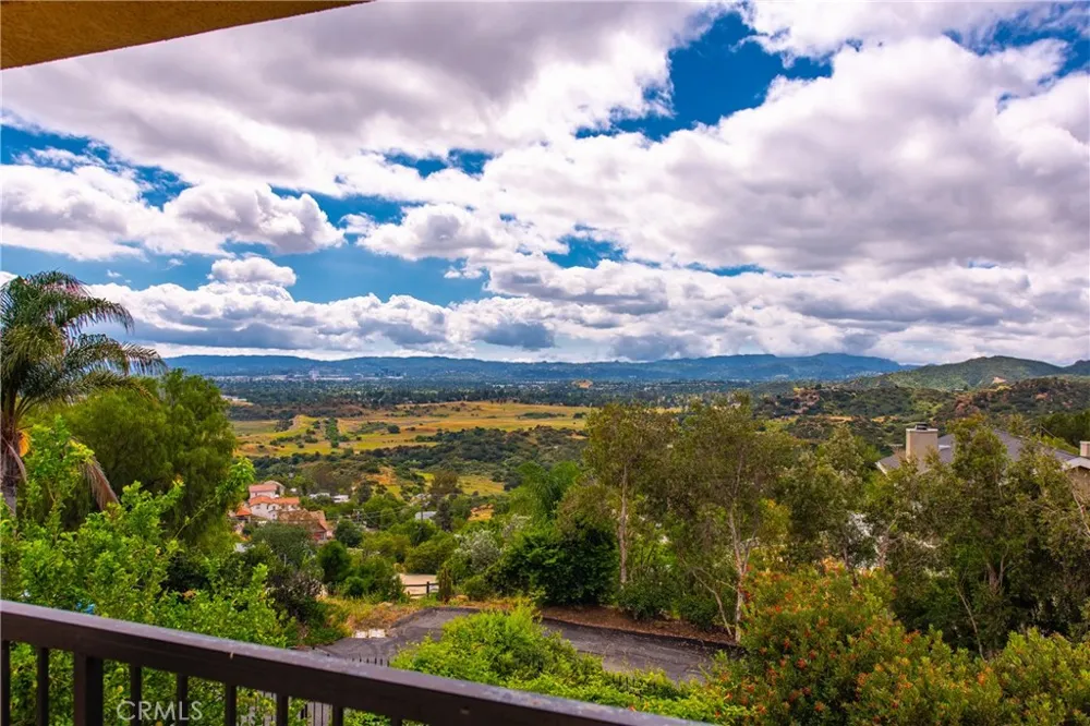 150 SUMMIT DRIVE West Hills, CA 91304