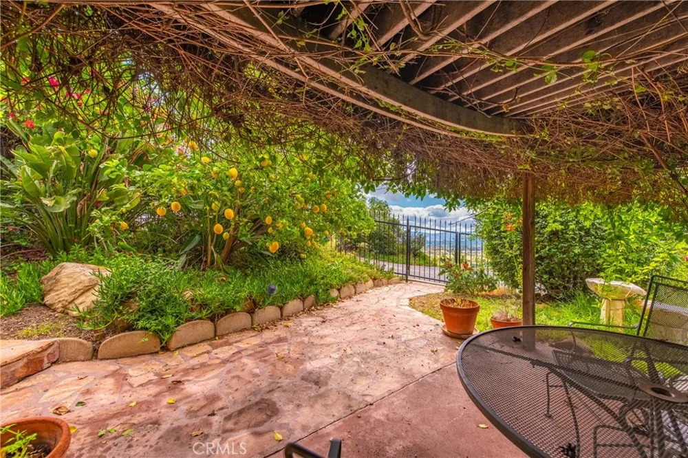 150 SUMMIT DRIVE West Hills, CA 91304