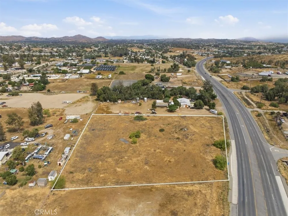 25605 State Highway 74 Perris, CA 92570