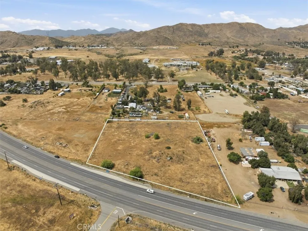 25605 State Highway 74 Perris, CA 92570