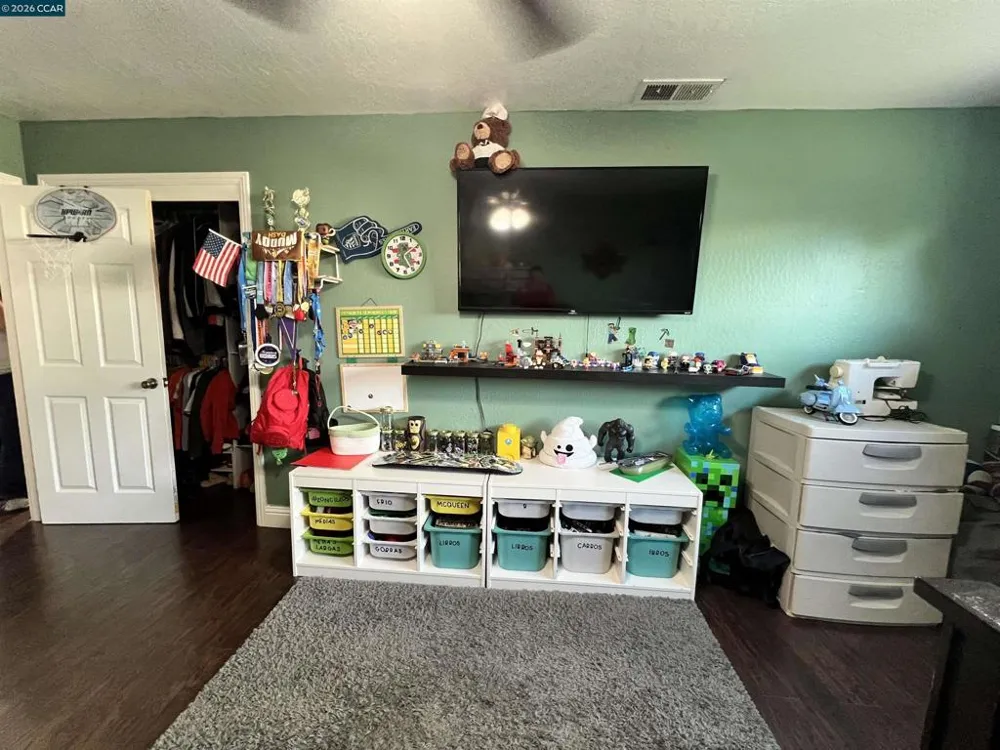 251 Rose Ann Ave. Pittsburg, CA 94565
