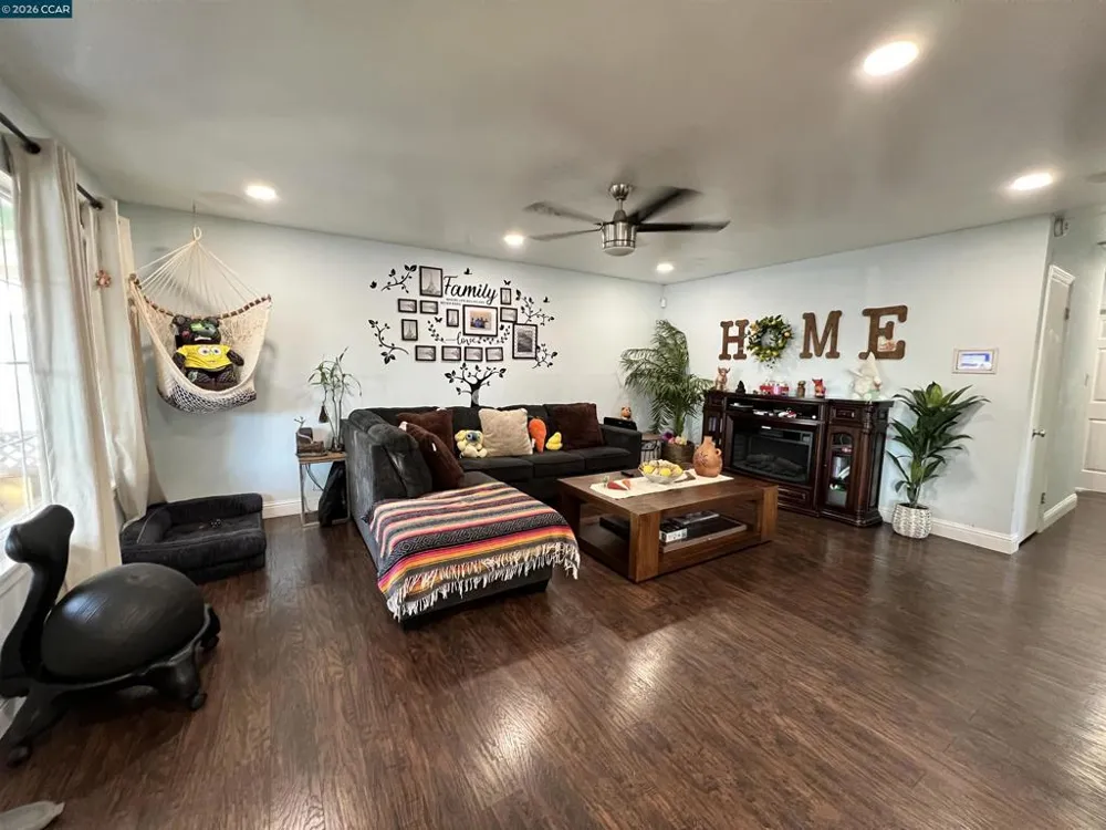251 Rose Ann Ave. Pittsburg, CA 94565