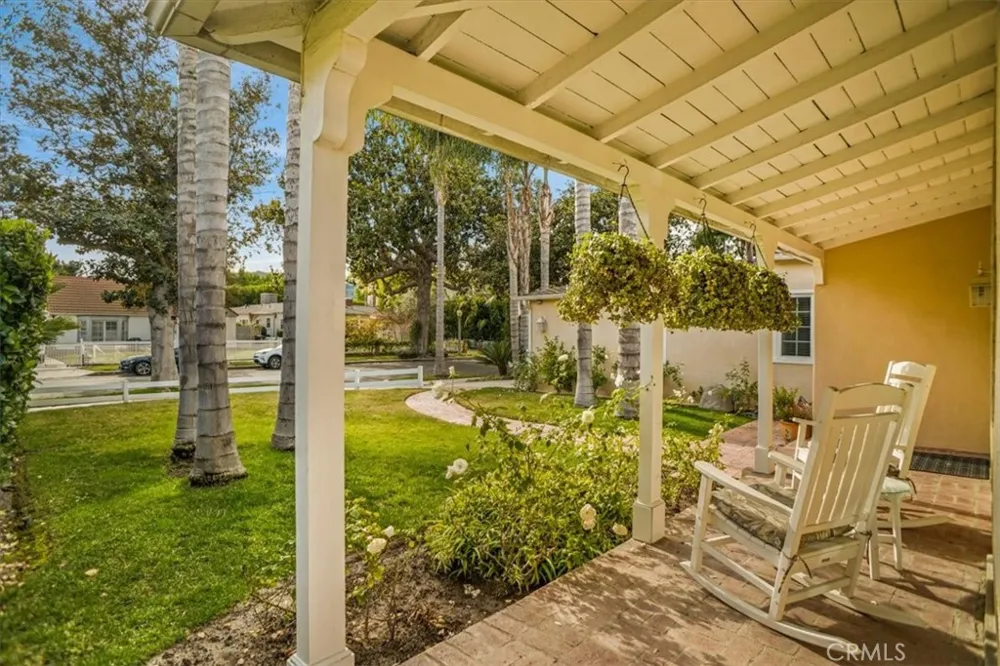 10419 Bloomfield Street Toluca Lake, CA 91602