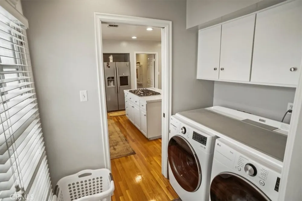 10419 Bloomfield Street Toluca Lake, CA 91602