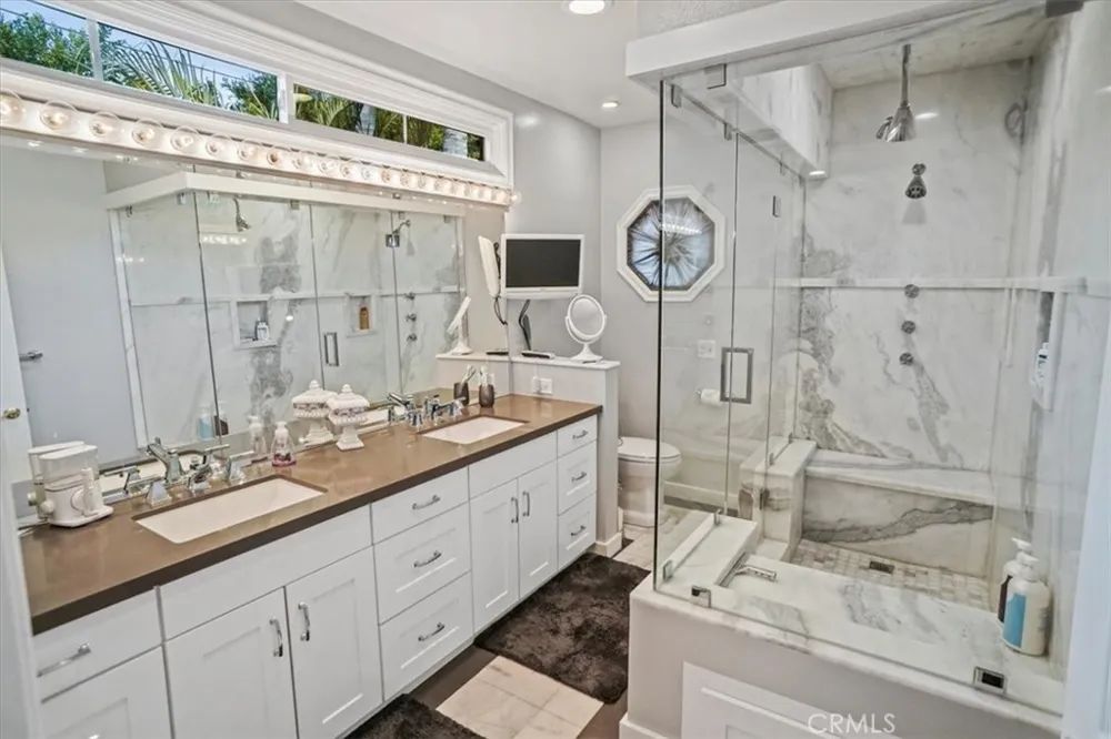 10419 Bloomfield Street Toluca Lake, CA 91602