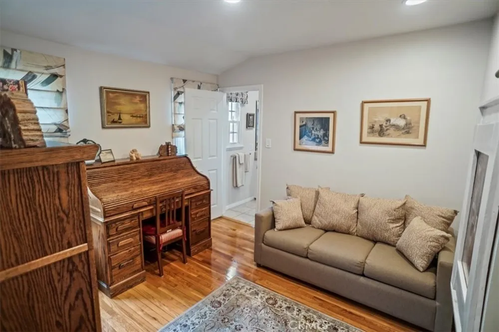 10419 Bloomfield Street Toluca Lake, CA 91602