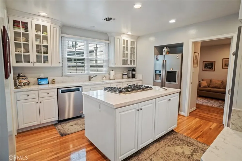 10419 Bloomfield Street Toluca Lake, CA 91602