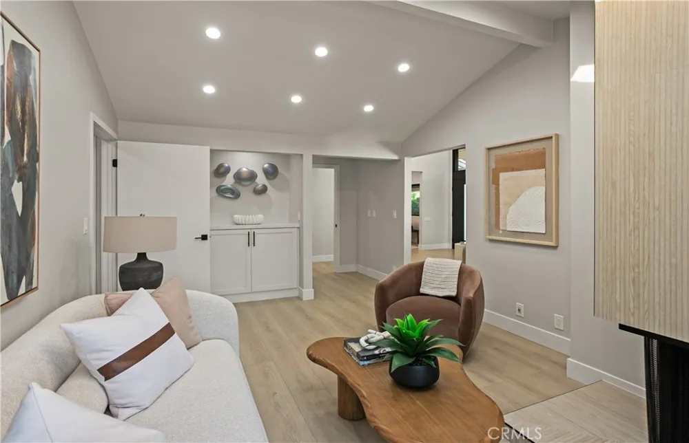 10 White Water Drive Corona del Mar, CA 92625