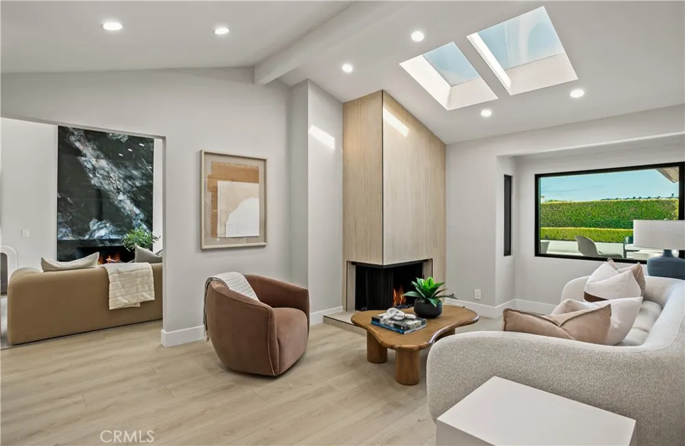 10 White Water Drive Corona del Mar, CA 92625