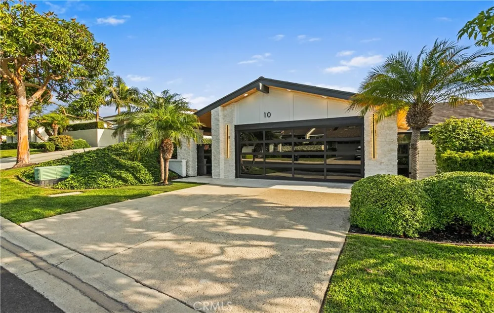 10 White Water Drive Corona del Mar, CA 92625