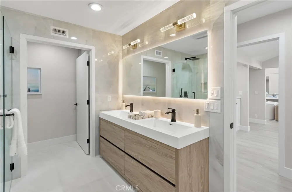 10 White Water Drive Corona del Mar, CA 92625