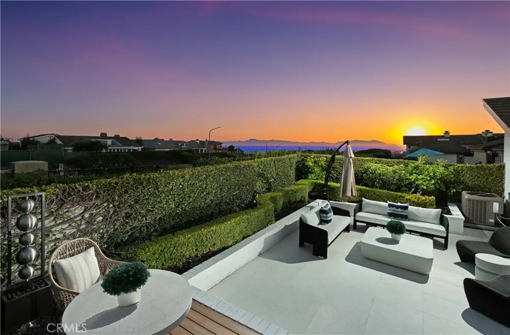 10 White Water Drive Corona del Mar, CA 92625