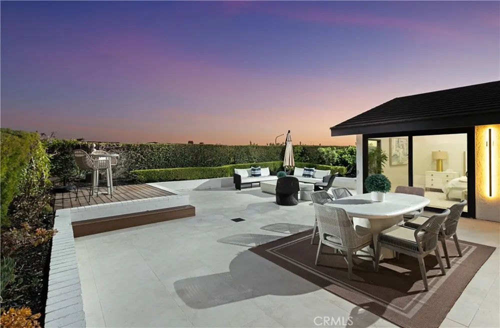 10 White Water Drive Corona del Mar, CA 92625