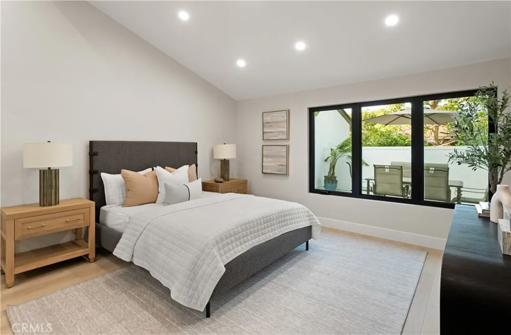 10 White Water Drive Corona del Mar, CA 92625