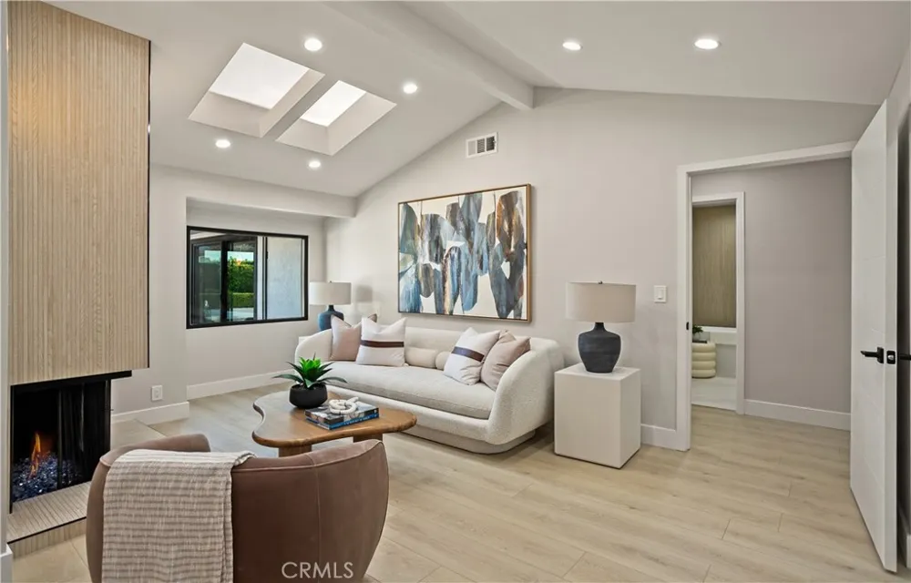 10 White Water Drive Corona del Mar, CA 92625
