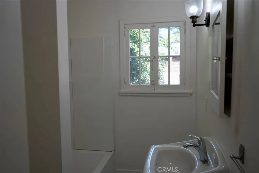 2117 Verde Pasadena, CA 91107