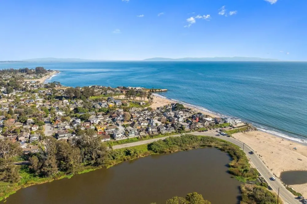 2974 E Cliff Drive Santa Cruz, CA 95062