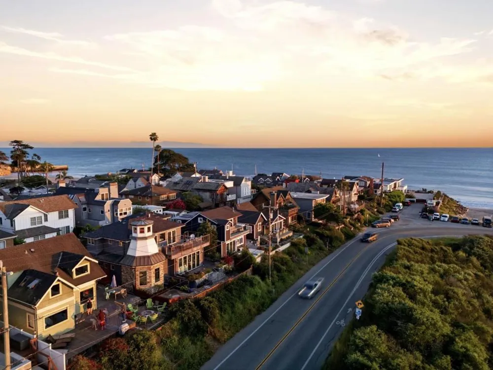 2974 E Cliff Drive Santa Cruz, CA 95062