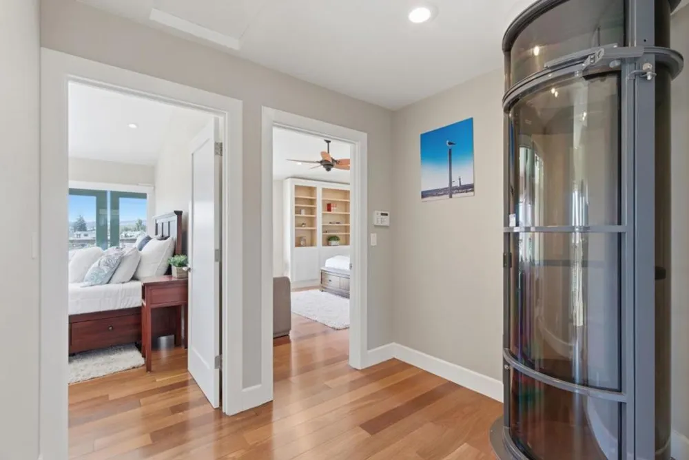 2974 E Cliff Drive Santa Cruz, CA 95062