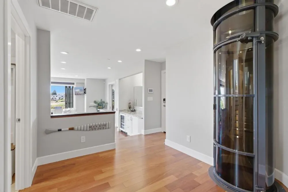 2974 E Cliff Drive Santa Cruz, CA 95062