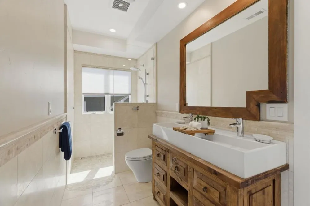 2974 E Cliff Drive Santa Cruz, CA 95062