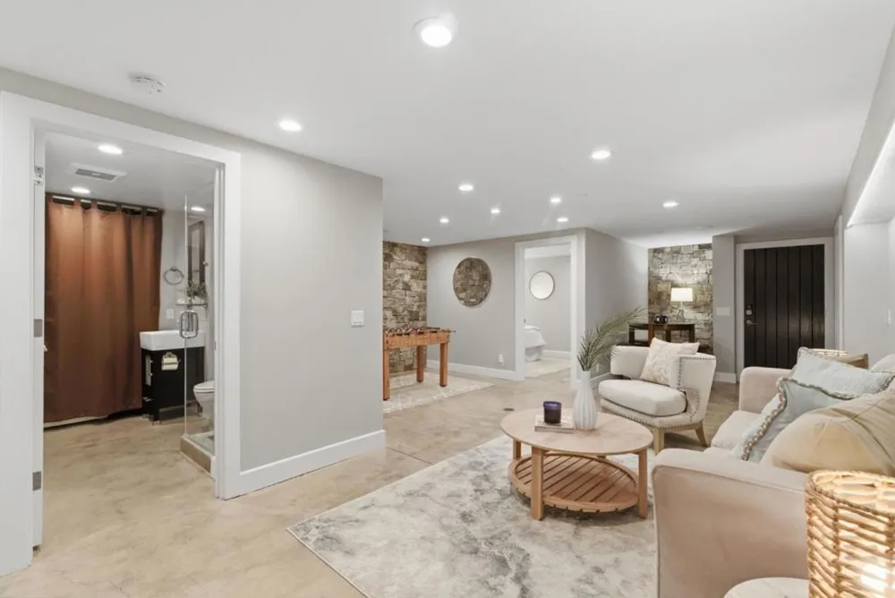 2974 E Cliff Drive Santa Cruz, CA 95062