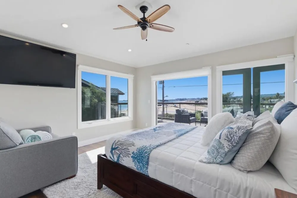 2974 E Cliff Drive Santa Cruz, CA 95062