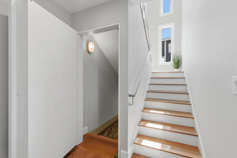 2974 E Cliff Drive Santa Cruz, CA 95062