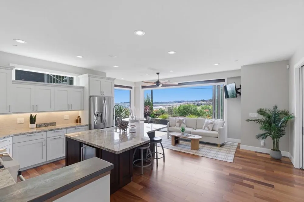 2974 E Cliff Drive Santa Cruz, CA 95062