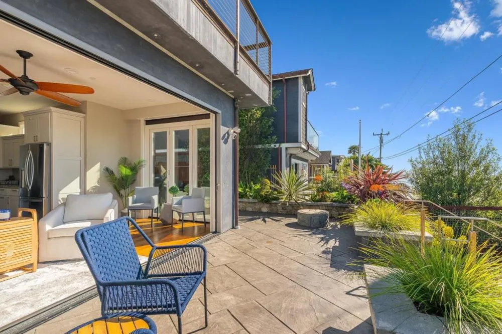2974 E Cliff Drive Santa Cruz, CA 95062
