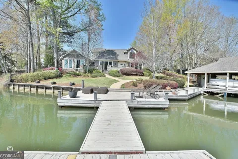 239 Robin DR