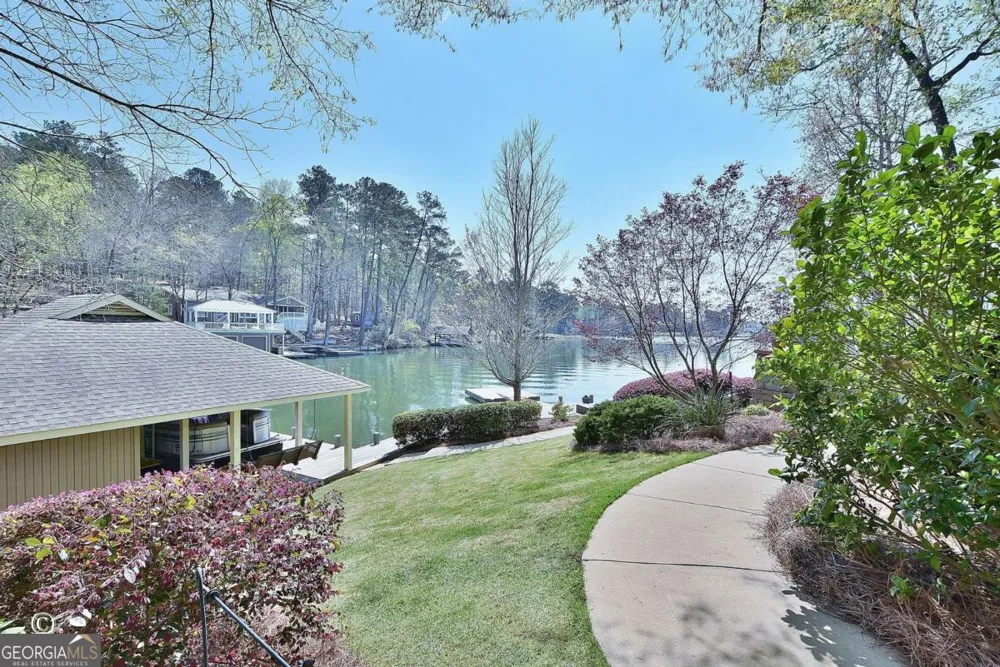 239 Robin DR Hamilton, GA 31811