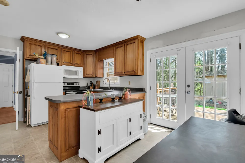 39 Meadowbrook DR Toccoa, GA 30577