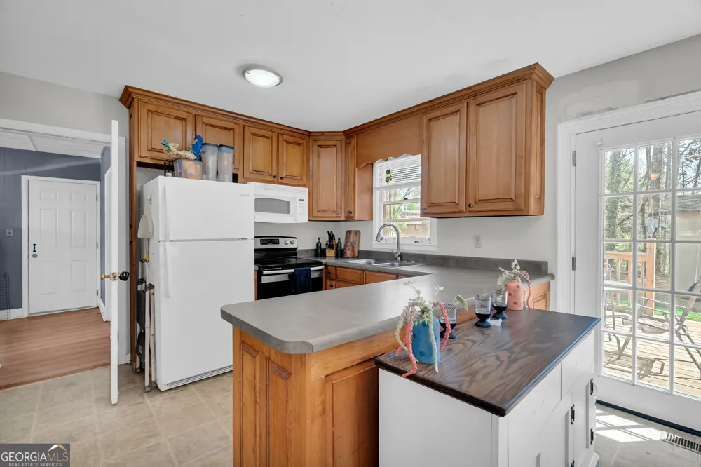 39 Meadowbrook DR Toccoa, GA 30577