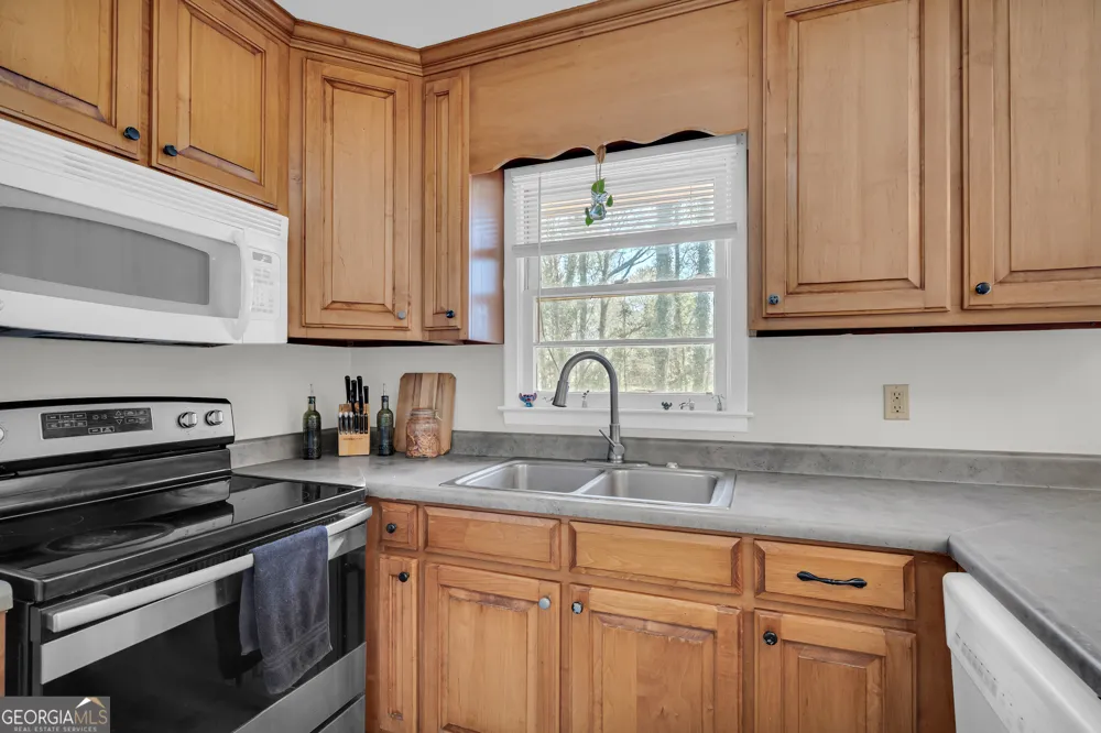 39 Meadowbrook DR Toccoa, GA 30577