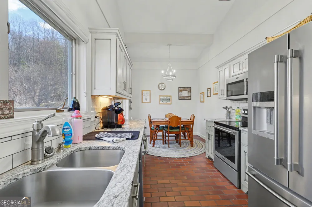 62 Sun Valley CIR Dillard, GA 30537