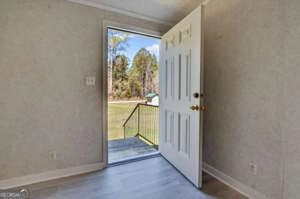 4156 Smiley RD NE Ludowici, GA 31316