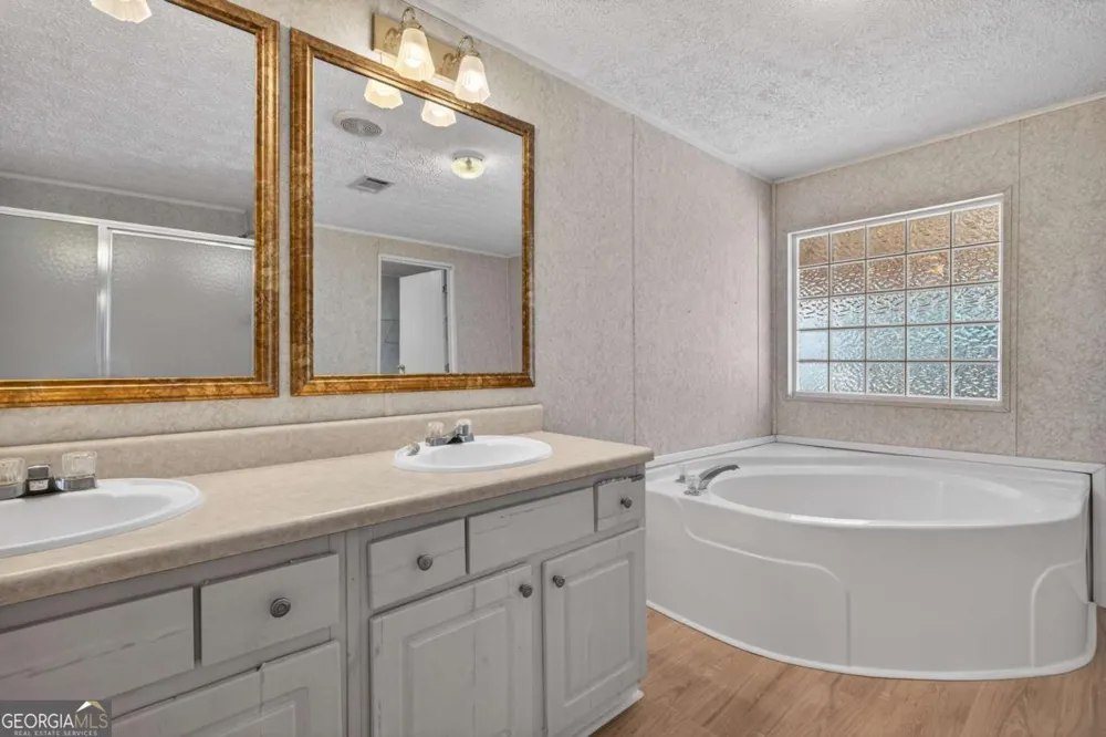 4156 Smiley RD NE Ludowici, GA 31316