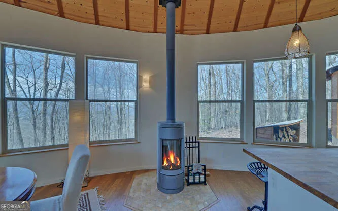 279 Collins Creek RD Hiawassee, GA 30546