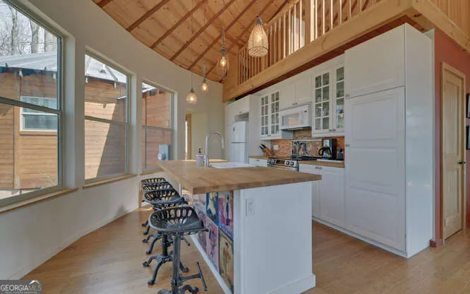 279 Collins Creek RD Hiawassee, GA 30546