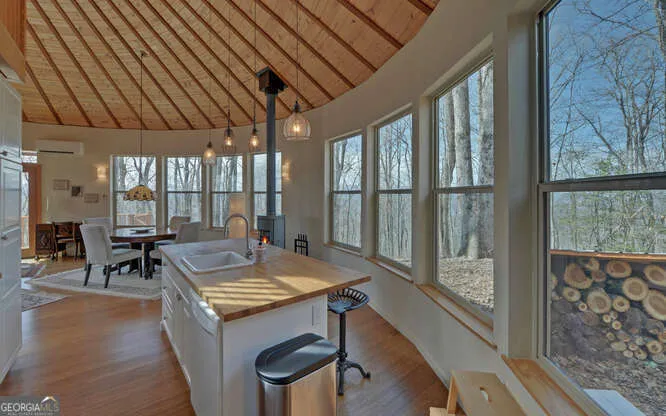 279 Collins Creek RD Hiawassee, GA 30546