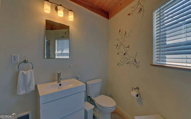 279 Collins Creek RD Hiawassee, GA 30546