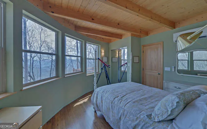 279 Collins Creek RD Hiawassee, GA 30546