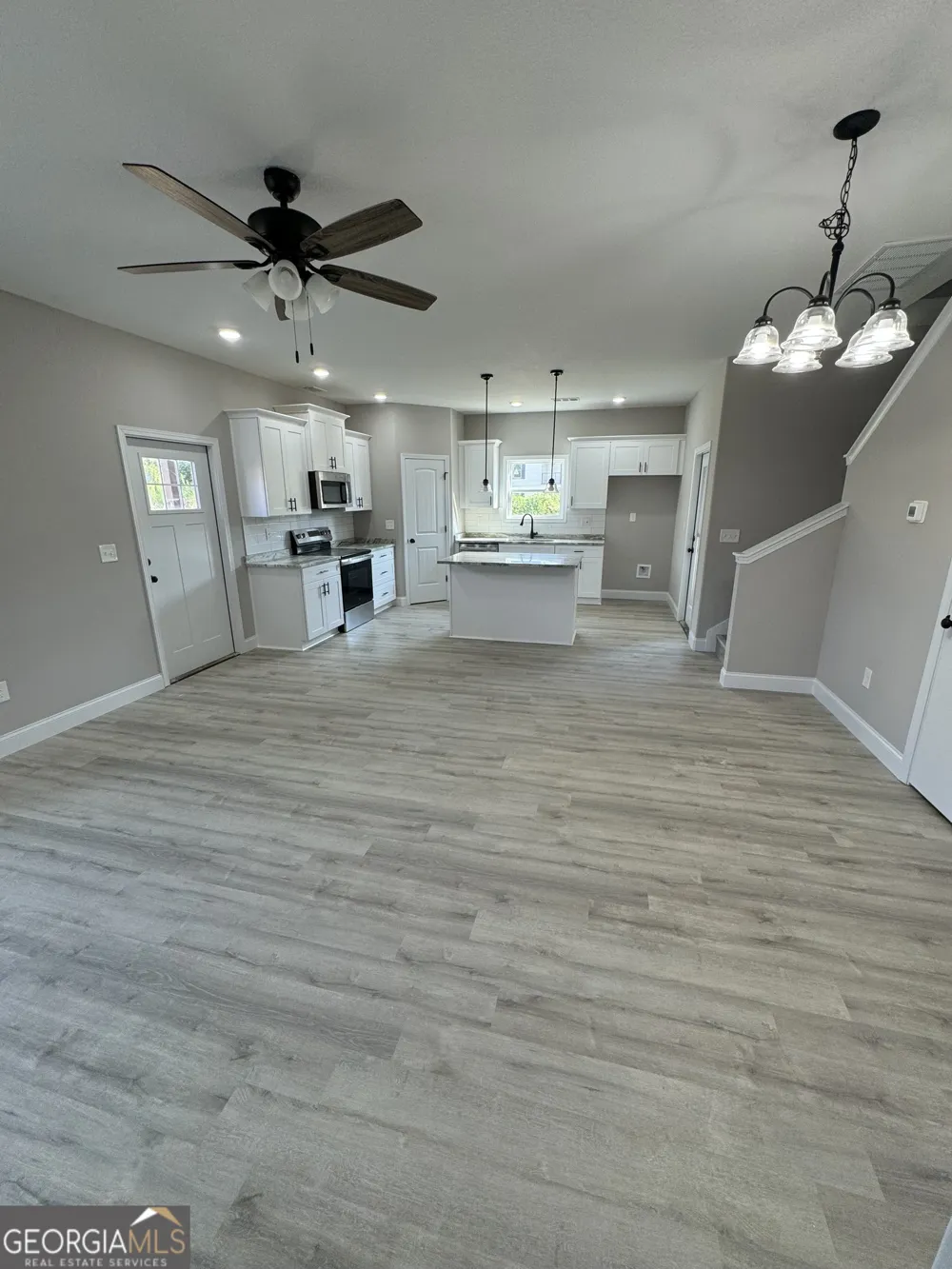 258 Beau Claire CIR Byron, GA 31008