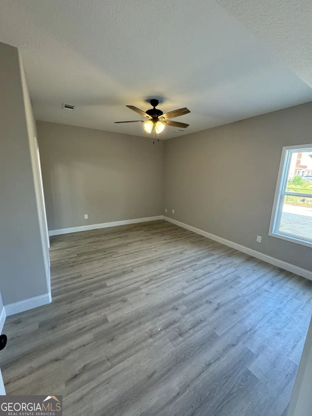 258 Beau Claire CIR Byron, GA 31008