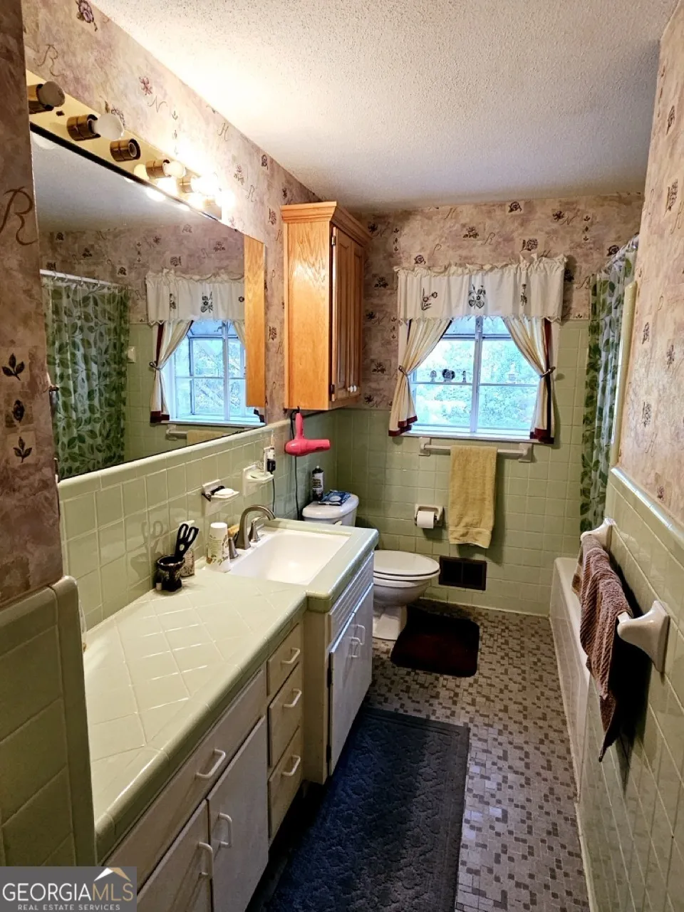 300 Mary LN Anniston, AL 36207