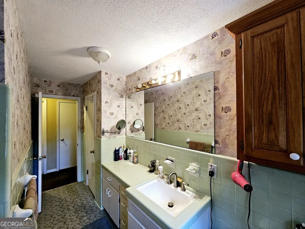 300 Mary LN Anniston, AL 36207