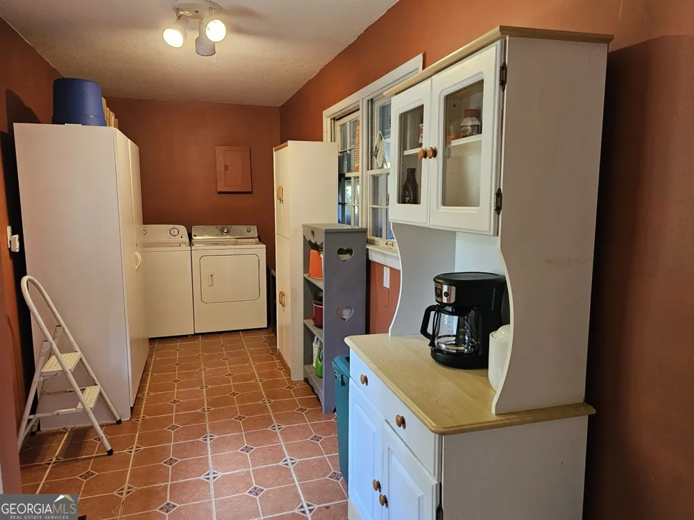 300 Mary LN Anniston, AL 36207